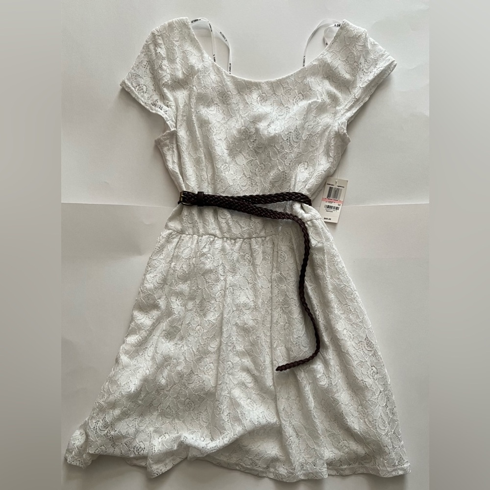 Short sleeve white mini dress